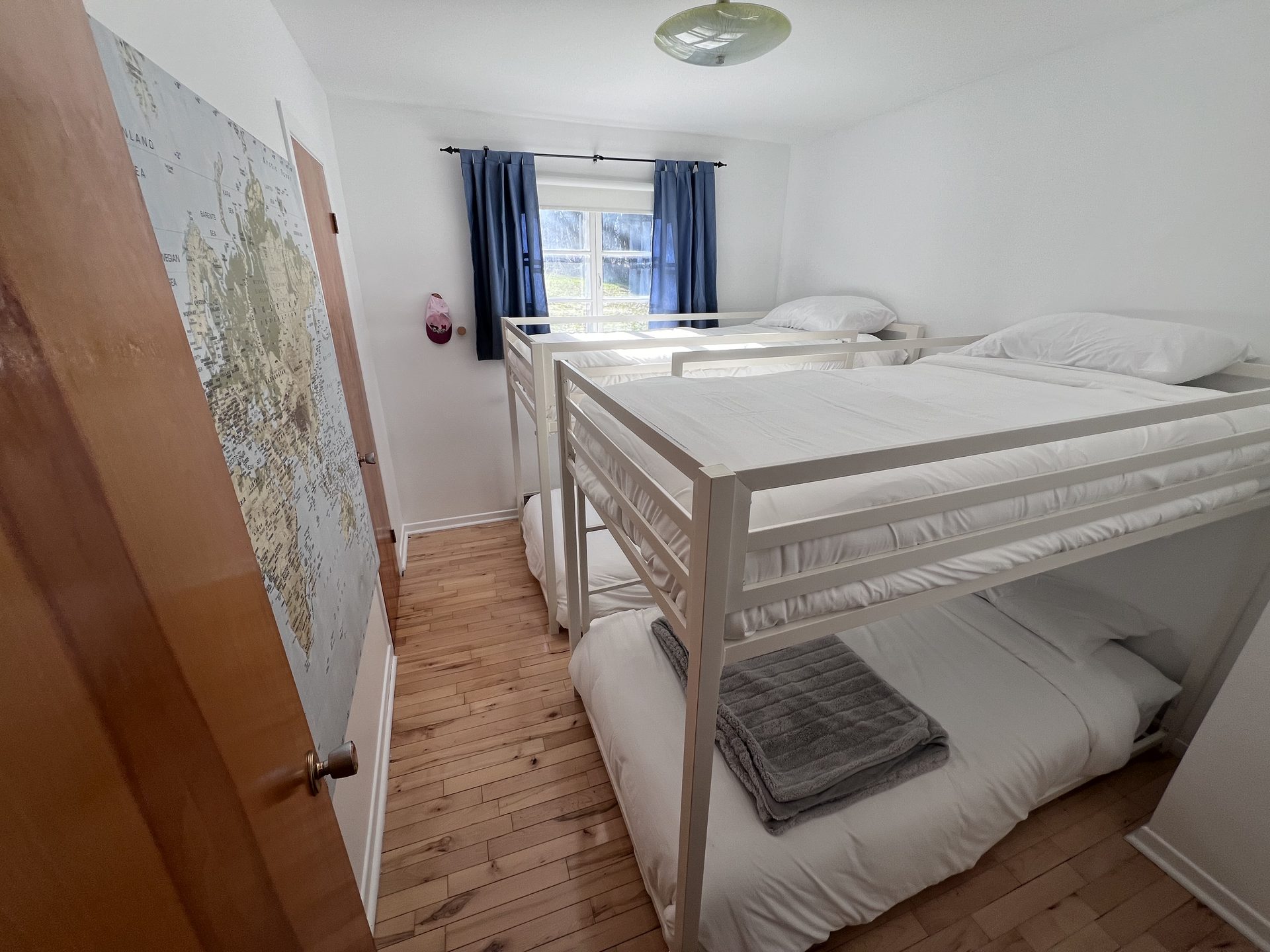 Bunk room wide angle