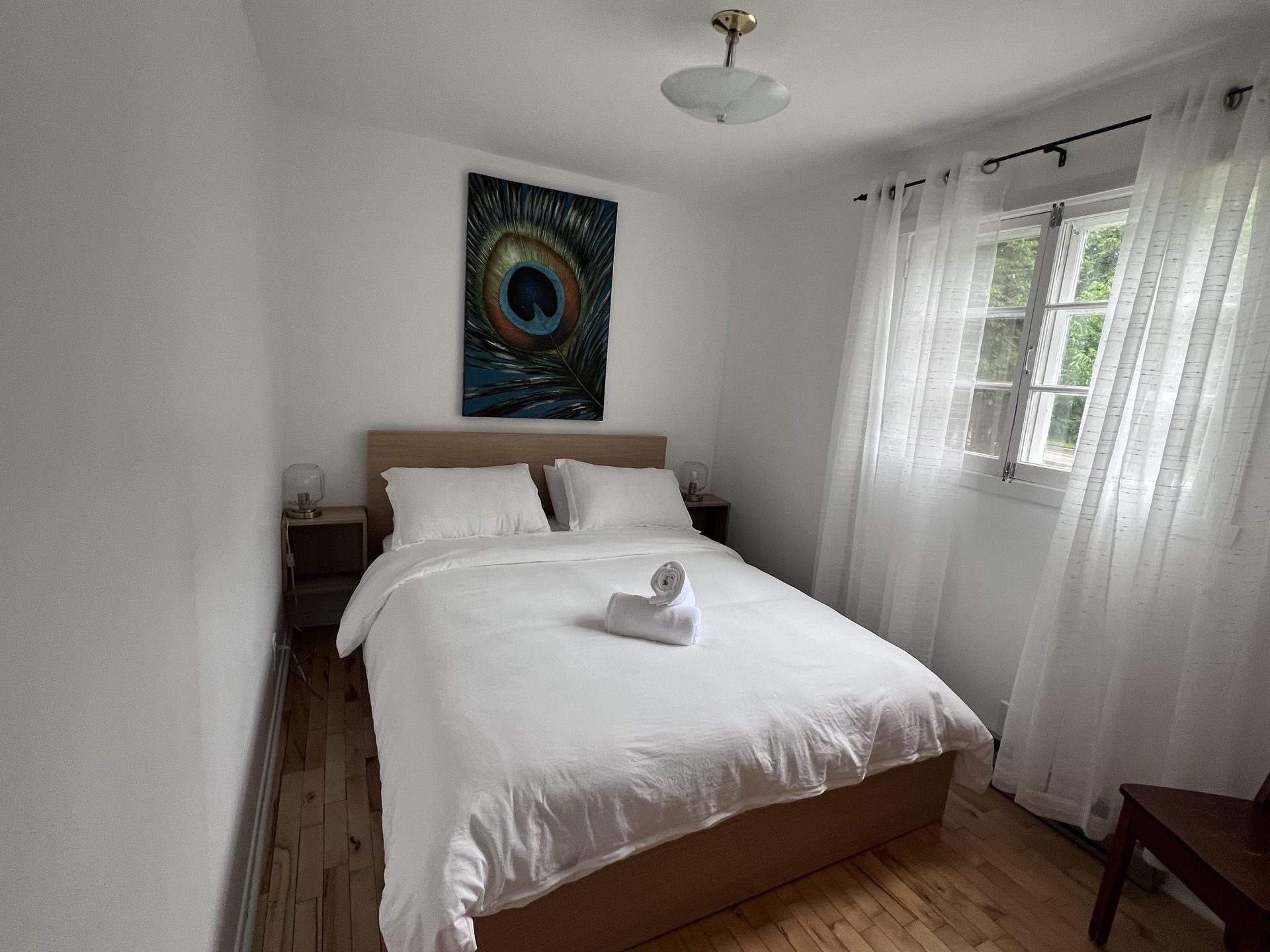 Second bedroom with queen bed