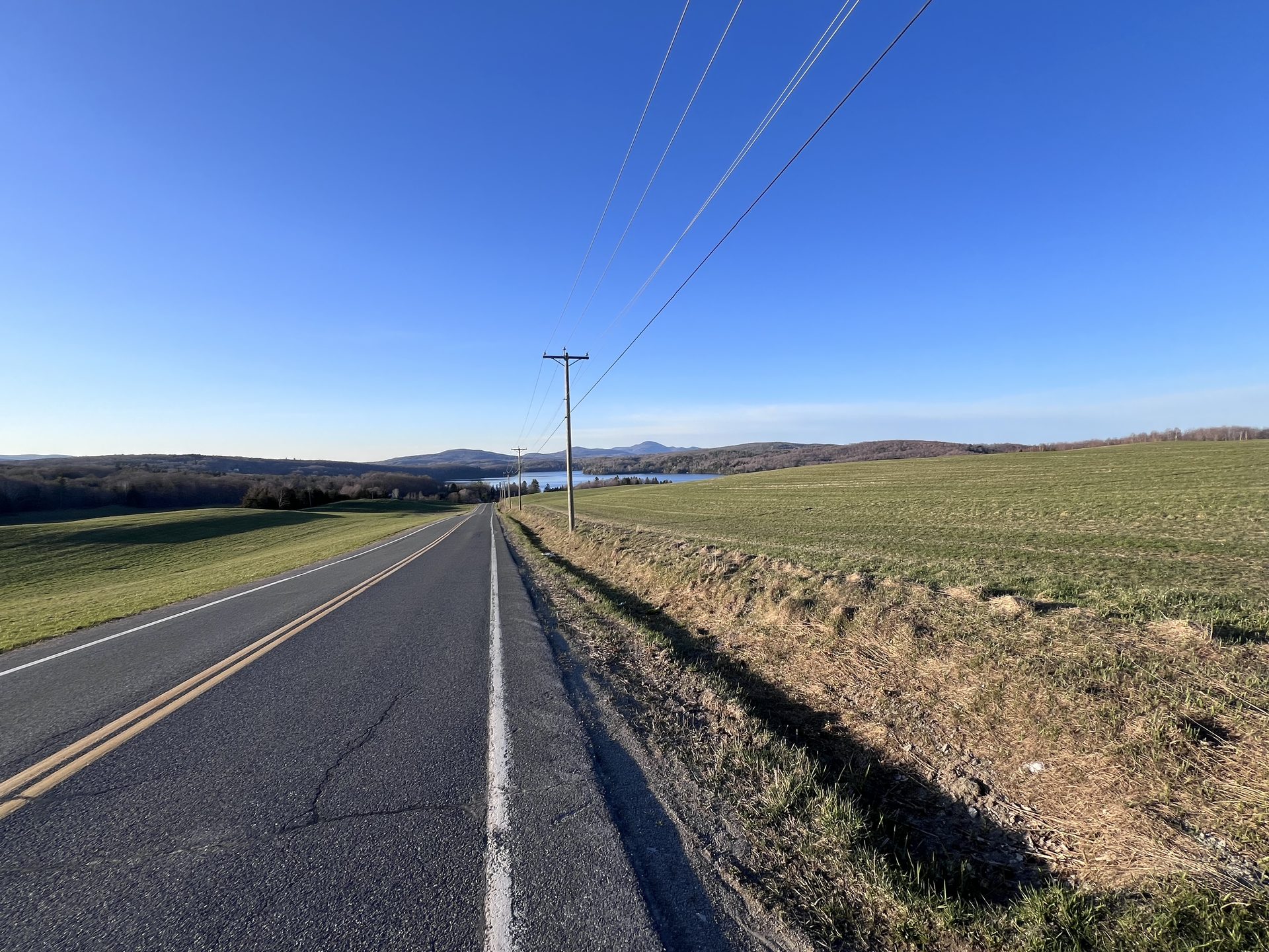 Chemin du Lac scenic road