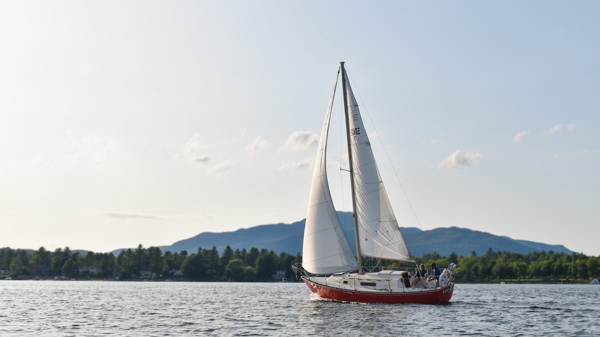 Sailing on Lake Memphrémagog
